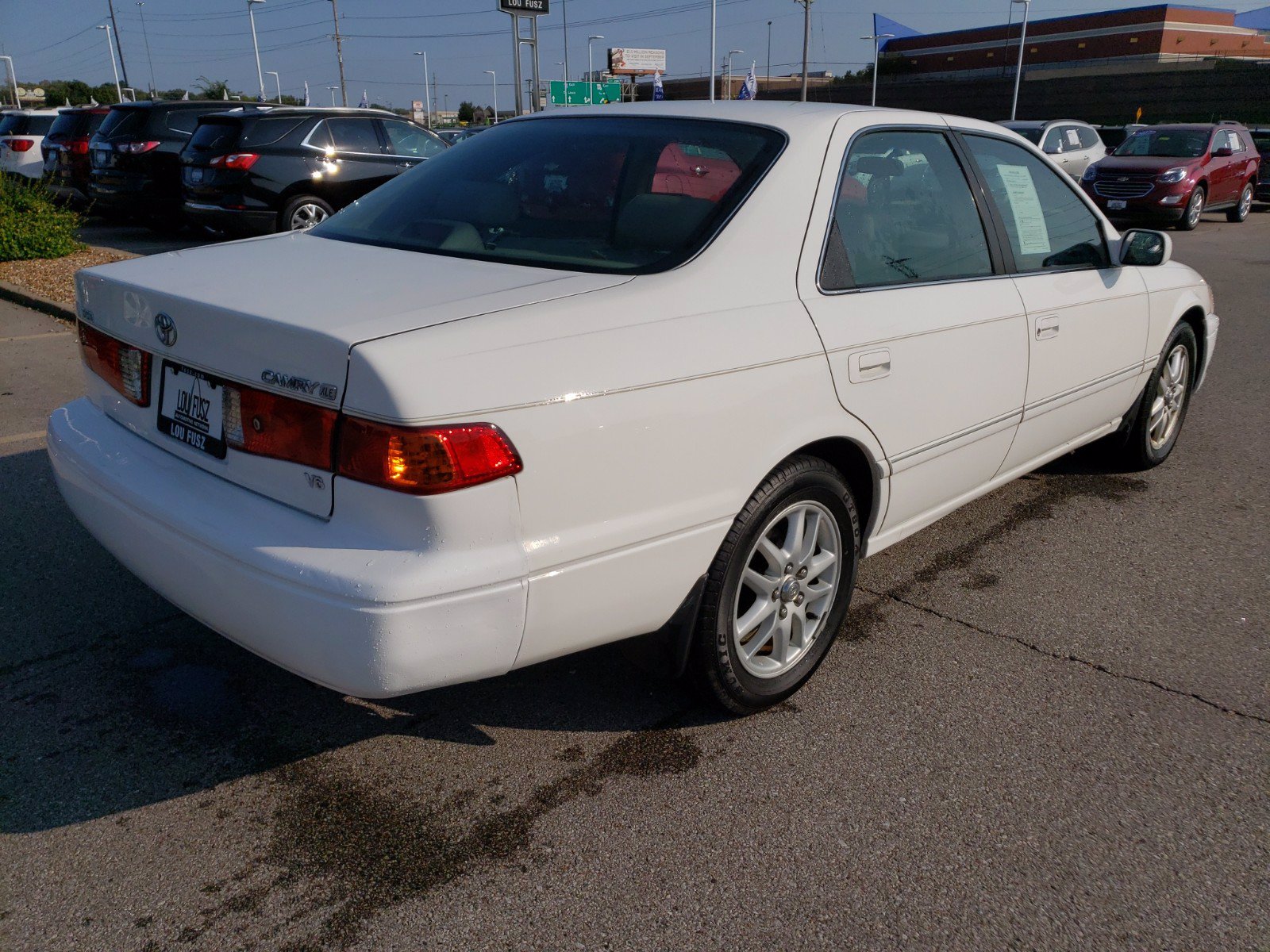 Pre-Owned 2000 Toyota Camry XLE FWD 4dr Car